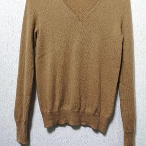 Long sleeve V-neck sweater